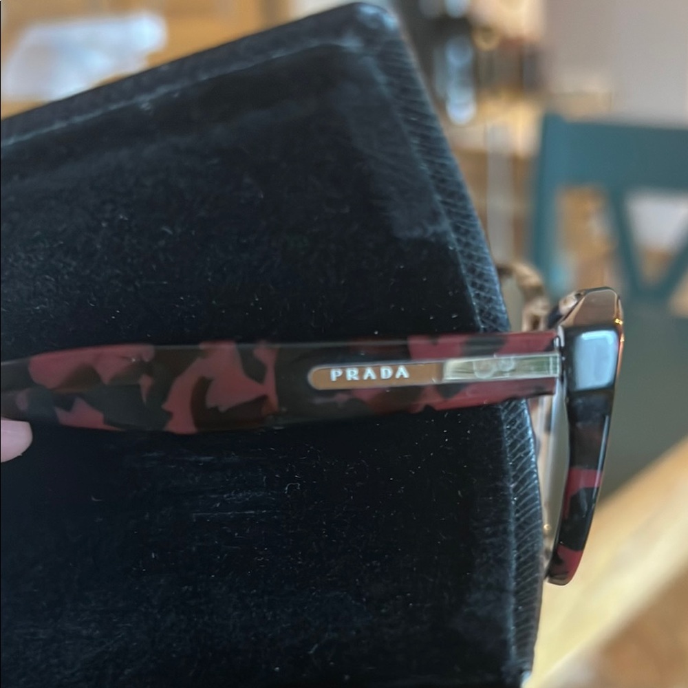 Prada Tortoiseshell Frame - Picture 4 of 7